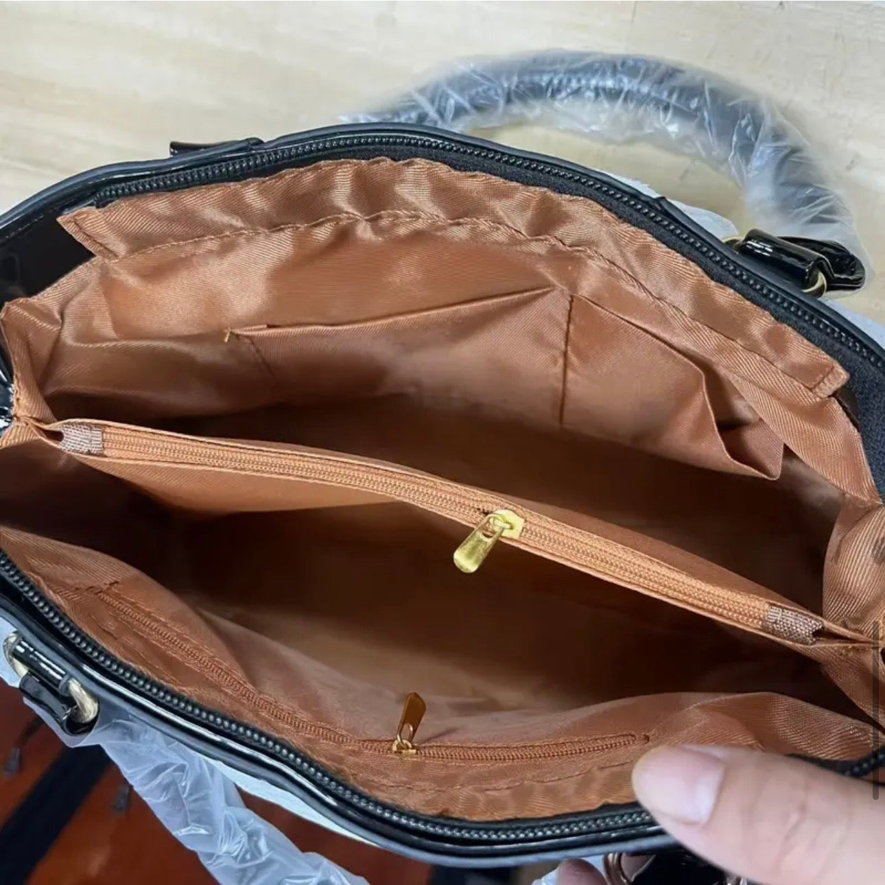 Women’s Faux Crocodile Skin Handbag – Stylish Structured Everyday Bag SKU SM2147